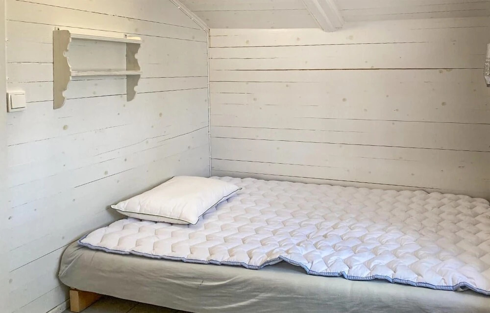 Three-Bedroom Holiday Home In Brakne Hoby