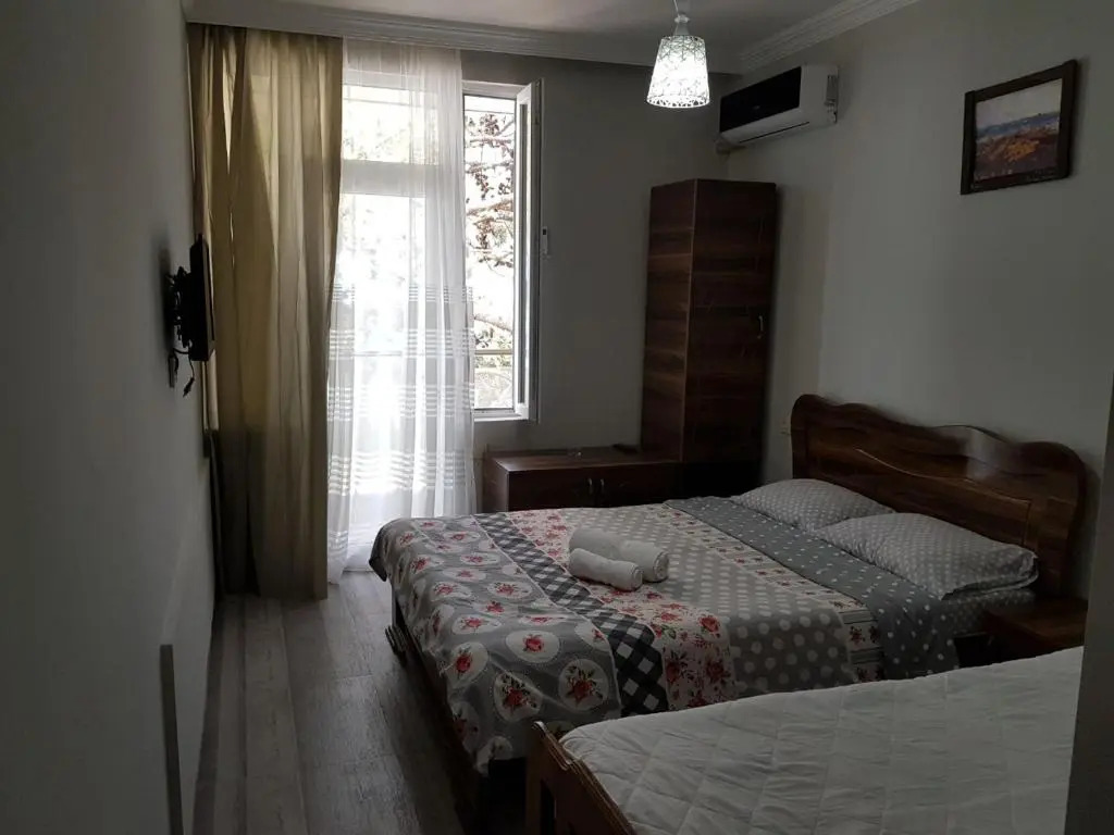 MIDIA Guest House