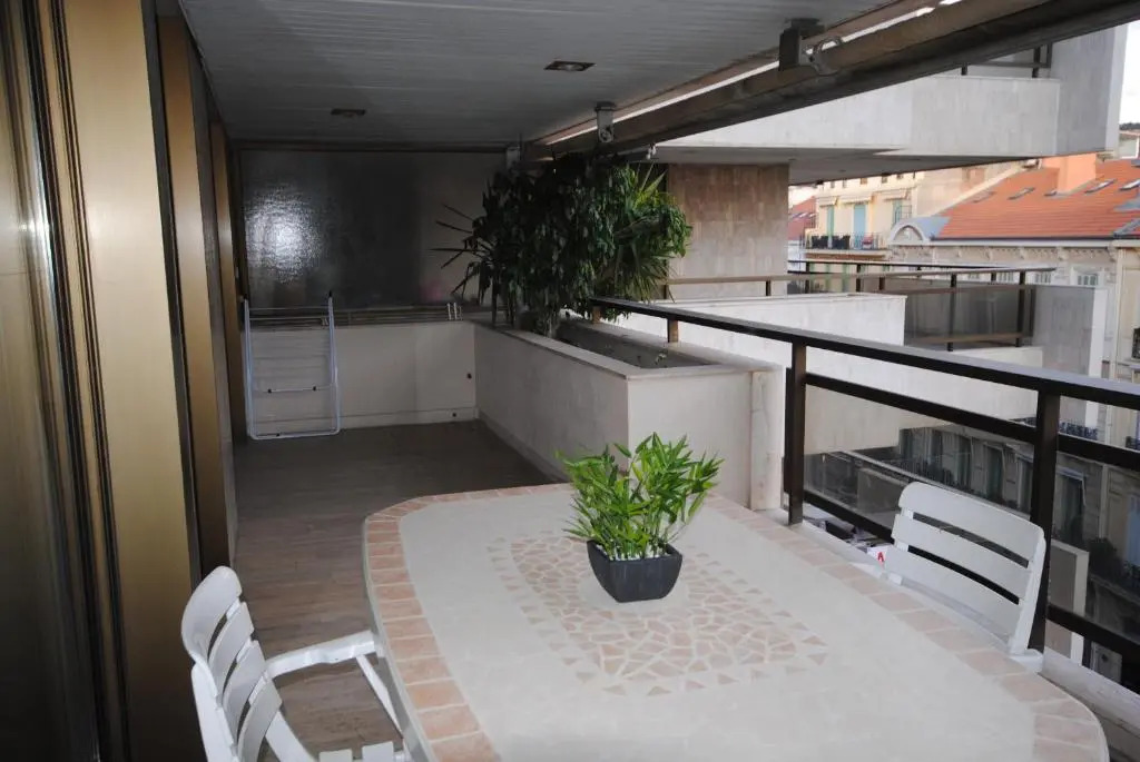 Residence Gray d'Albion 2P BLA584