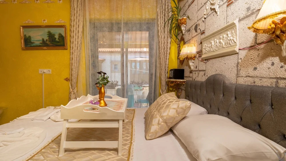 Lamur Hotel