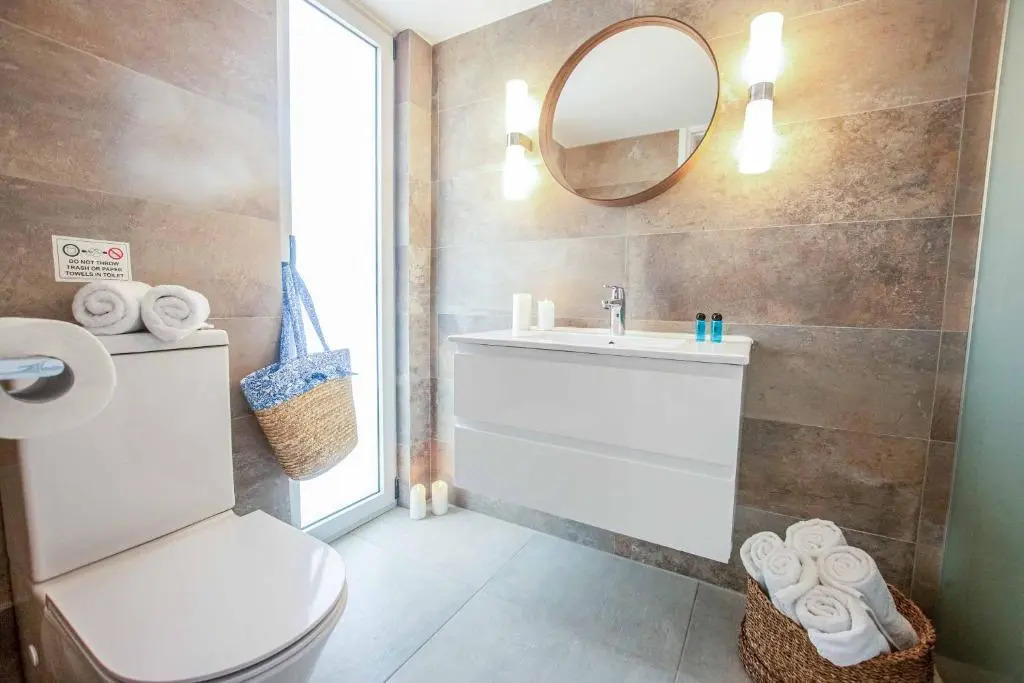 Protaras Art House Seviews