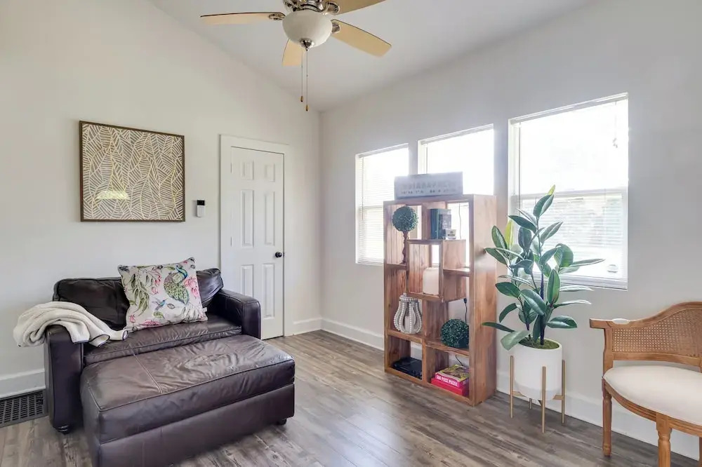 Near Family Fun! Centrally Located Indy Charmer