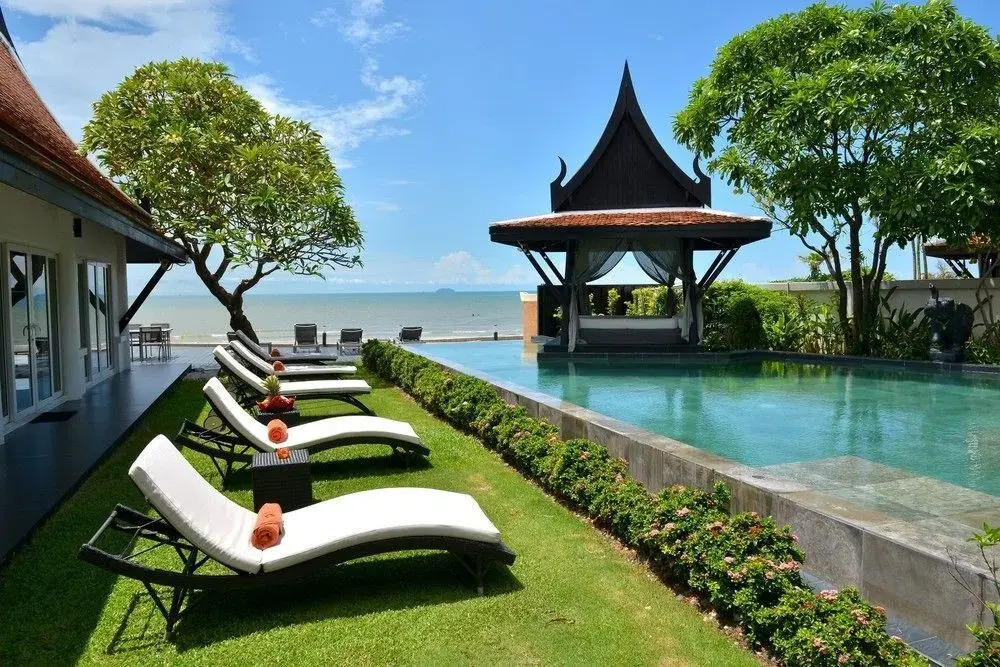 Luxury 5 Stars Beach Villa 6 Beds
