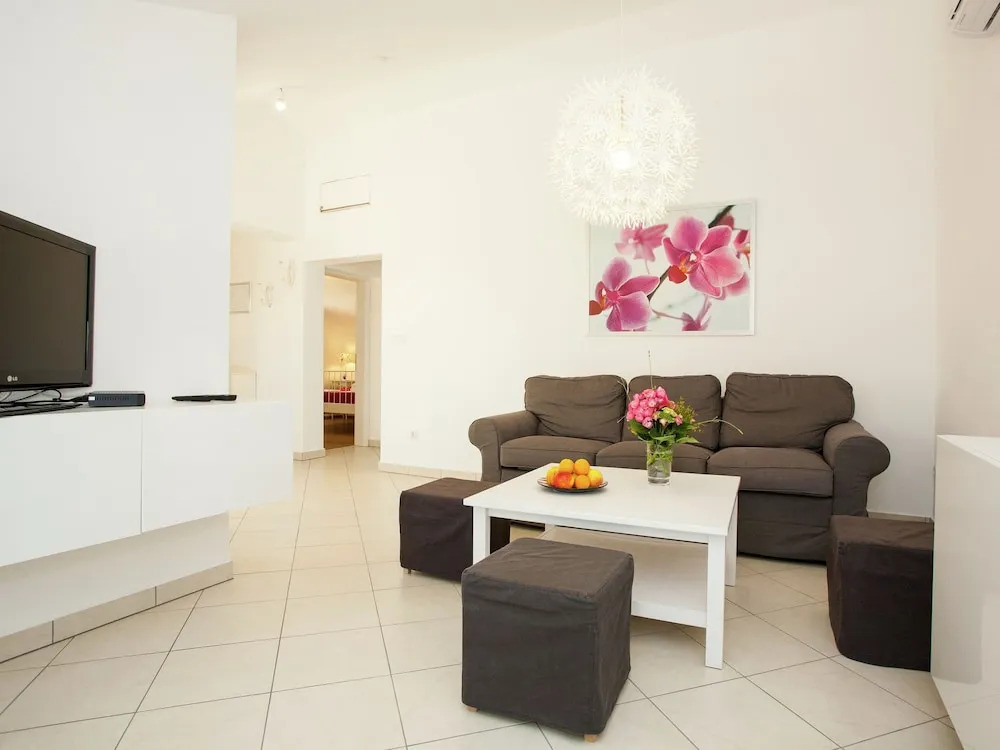 Modern Apartment with Balcony 250 Meters From the Beach And 300 M Krk Town Center