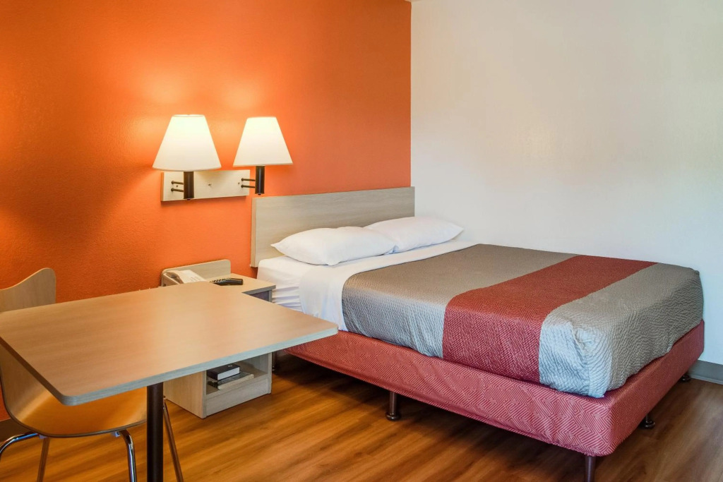 Motel 6-Kelso, WA - Mt. St. Helens