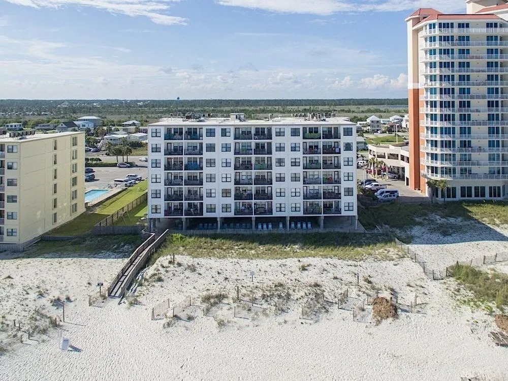 427 East Beach Blvd Condo #464 - 2 Br condo by RedAwning
