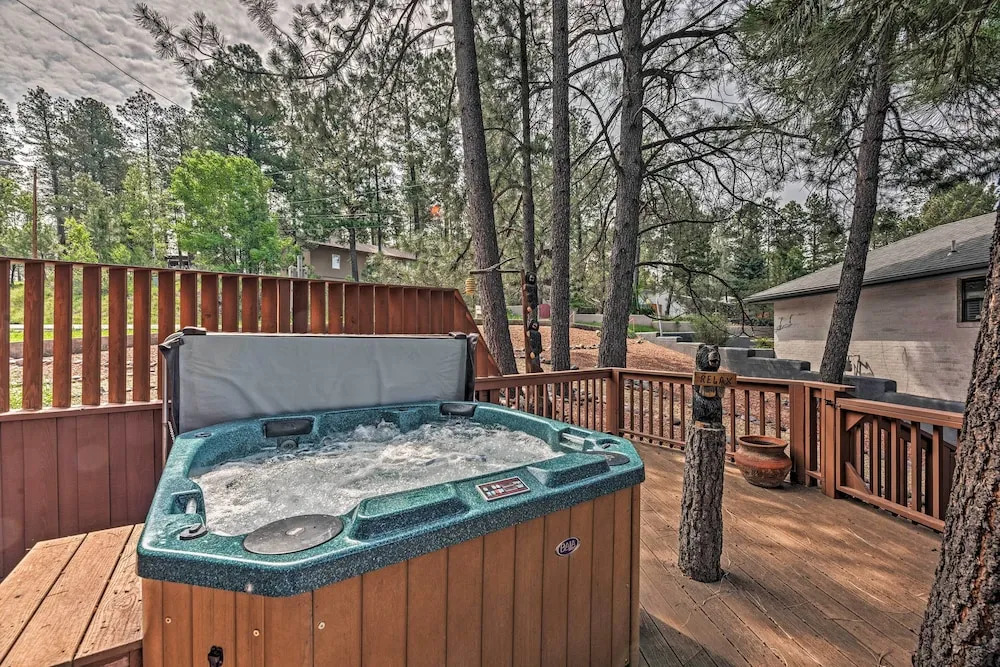 Cozy Ruidoso Cabin w/ Private Hot Tub & Large Deck