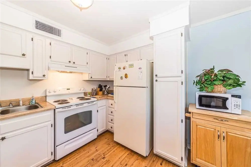 Beach & Tennis Admirals Row 226 - Two Bedroom Condo