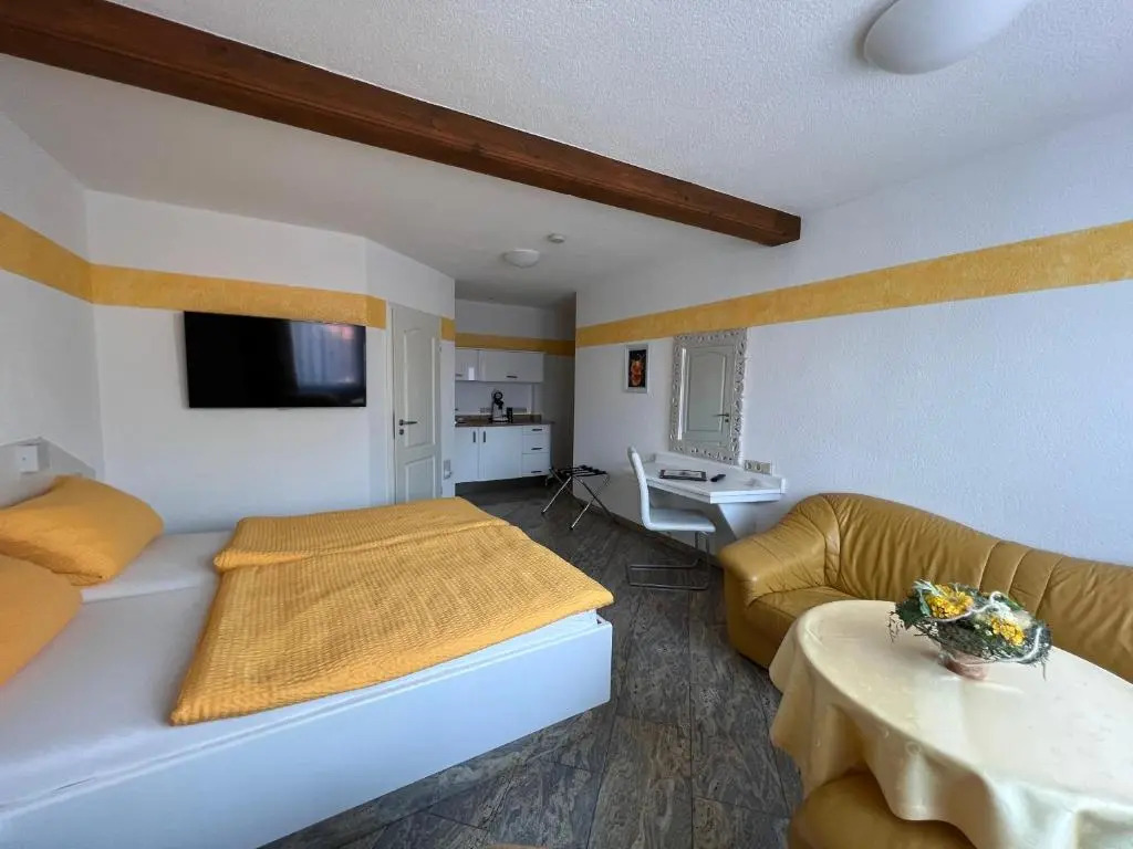 Hotel und Pension Am Burchardikloster