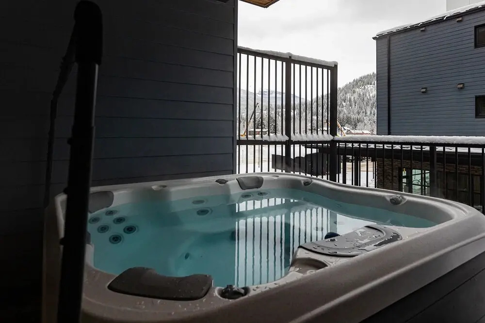 Tally Ho By Revelstoke Vacations