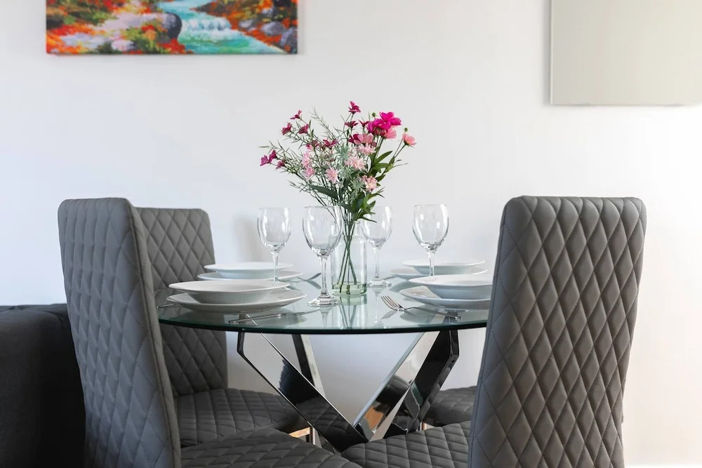 Skyvillion - Enfield 4bed House W Garden & Parking