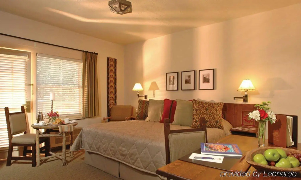 Bishop's Lodge, Auberge Collection
