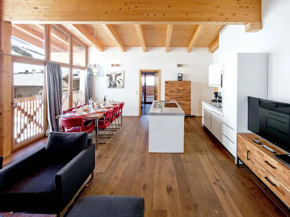 Luxurious Apartment With Sauna, Garage, Roof Terrace