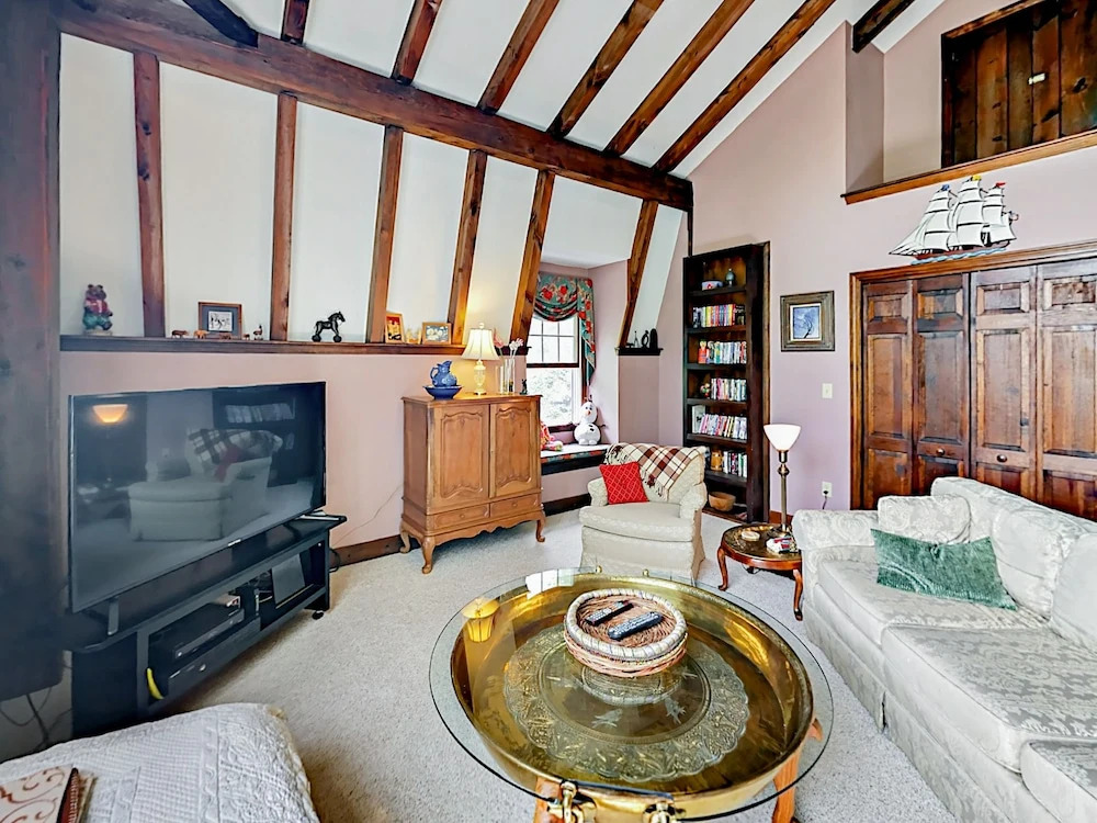31 Rand Road Cottage 2 Bedrooms 2 Bathrooms Cottage