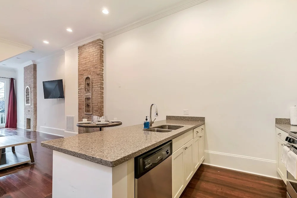Residences Du Carondelet by Hosteeva