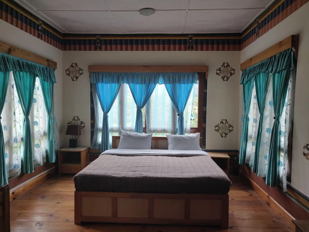 Nirvana Lodge