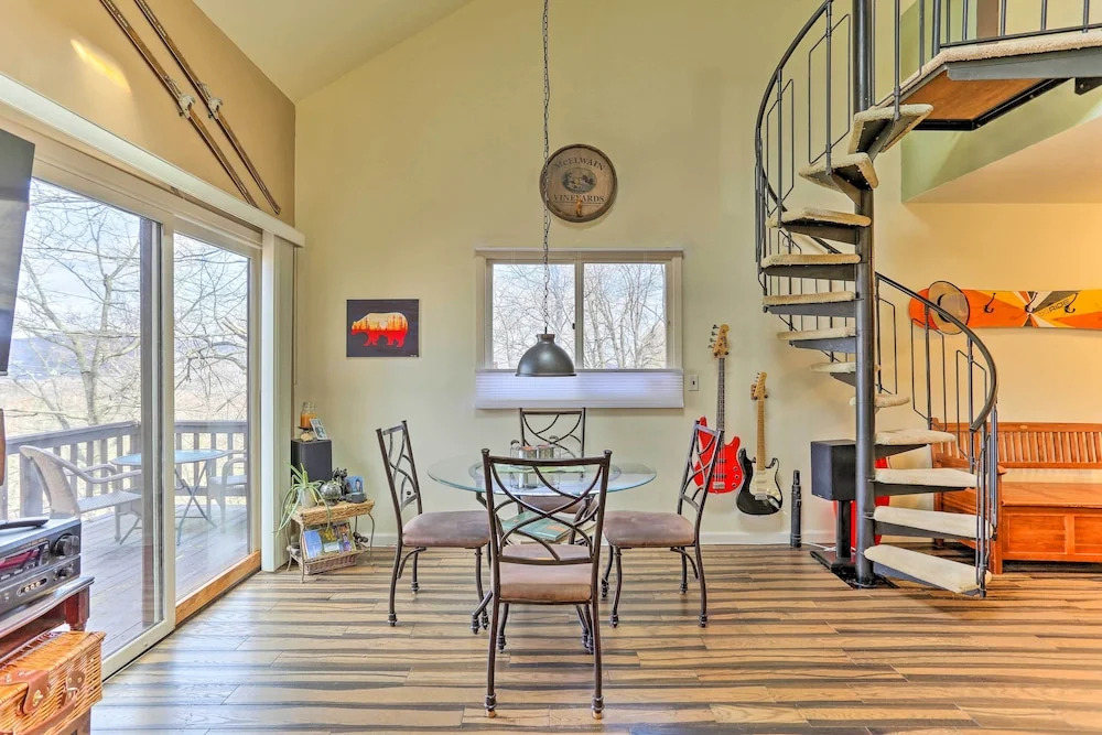 Mountain Creek Condo w/ Grill: Walk to Lifts!