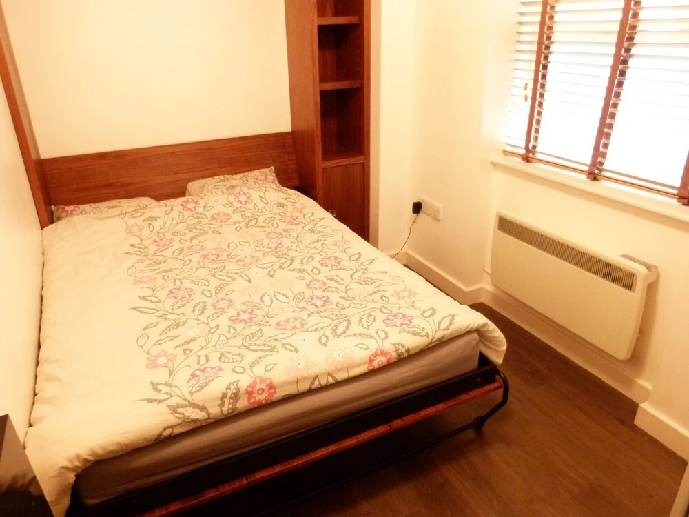 SS Property Hub – City of London Studio Apartment 10