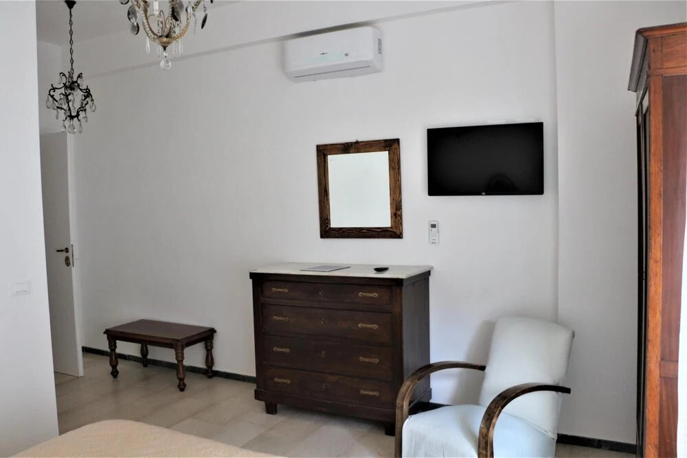 HouseInTheLight B&B