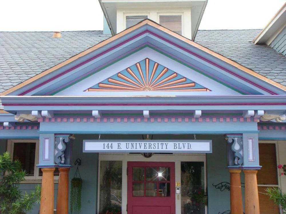 The Big Blue House Inn Boutique Hotel