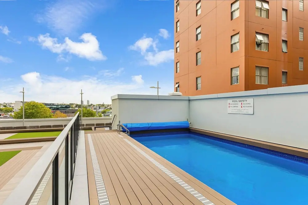 Zodiak Stays: Cozy CBD 2BR Near Top Dining Spots