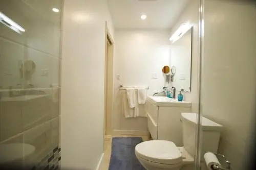 Private Unit / Private Bathroom Near BART & SF
