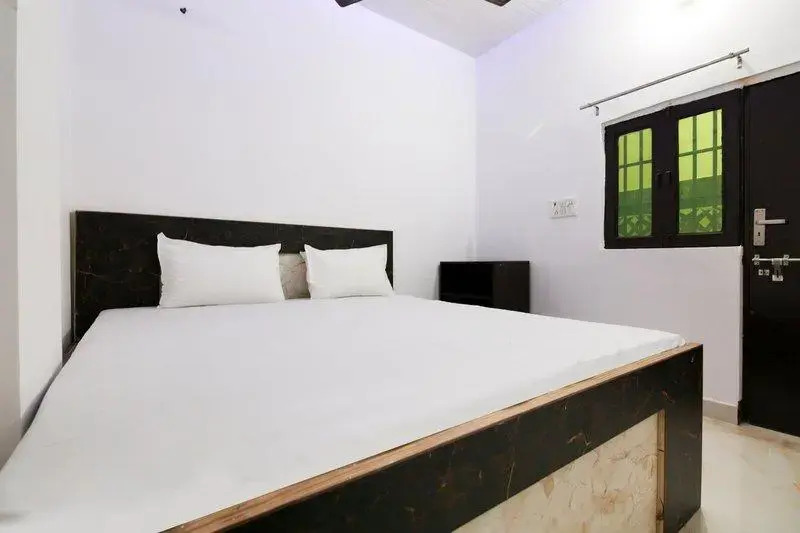 Hotel Lucky by OYO Rooms