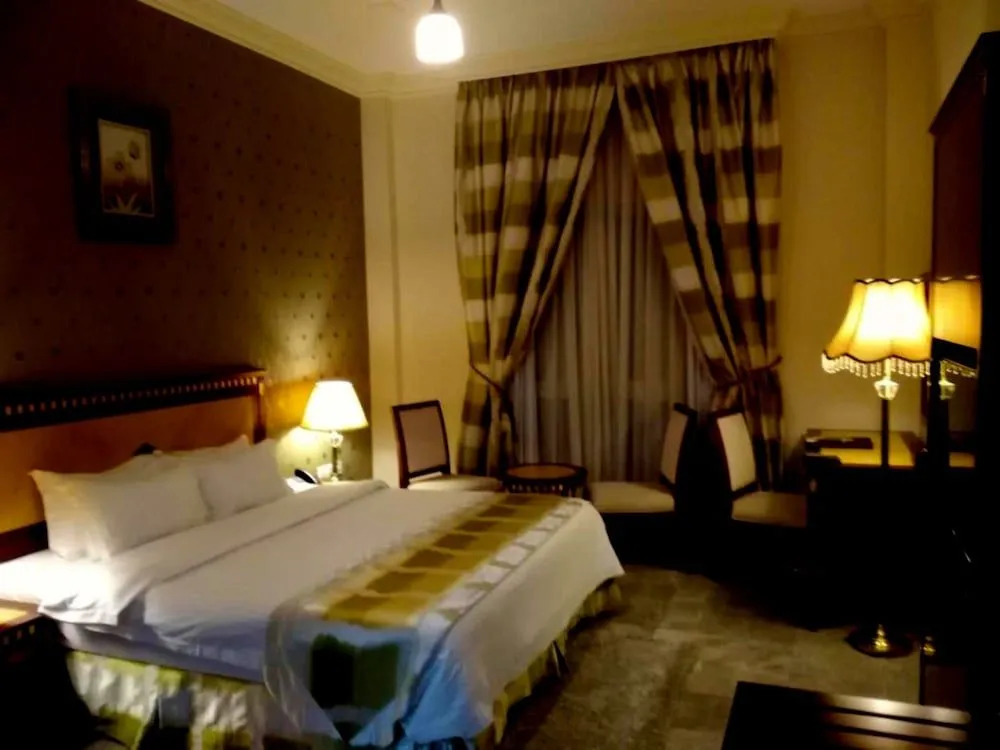 OYO 136 Pioneer Hotel Apartments
