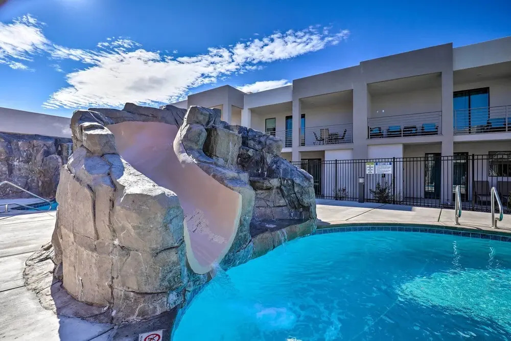 7 Mi to Snow Canyon: Townhome w/ Arcade Games!