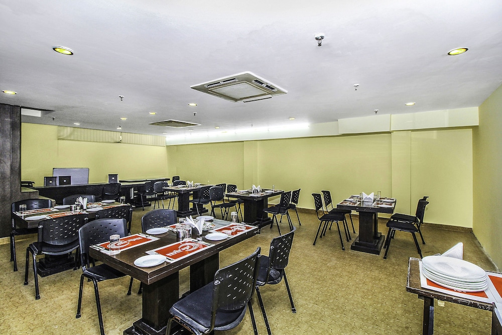 Stallen Suites Nehru Place by FabHotels