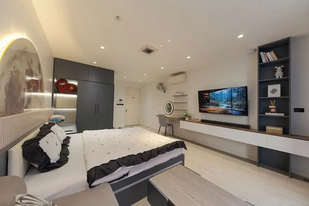 Moonlight Apartment