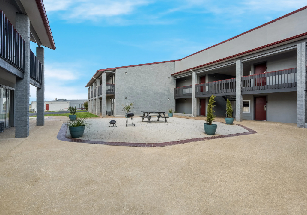 Red Roof Inn Madisonville