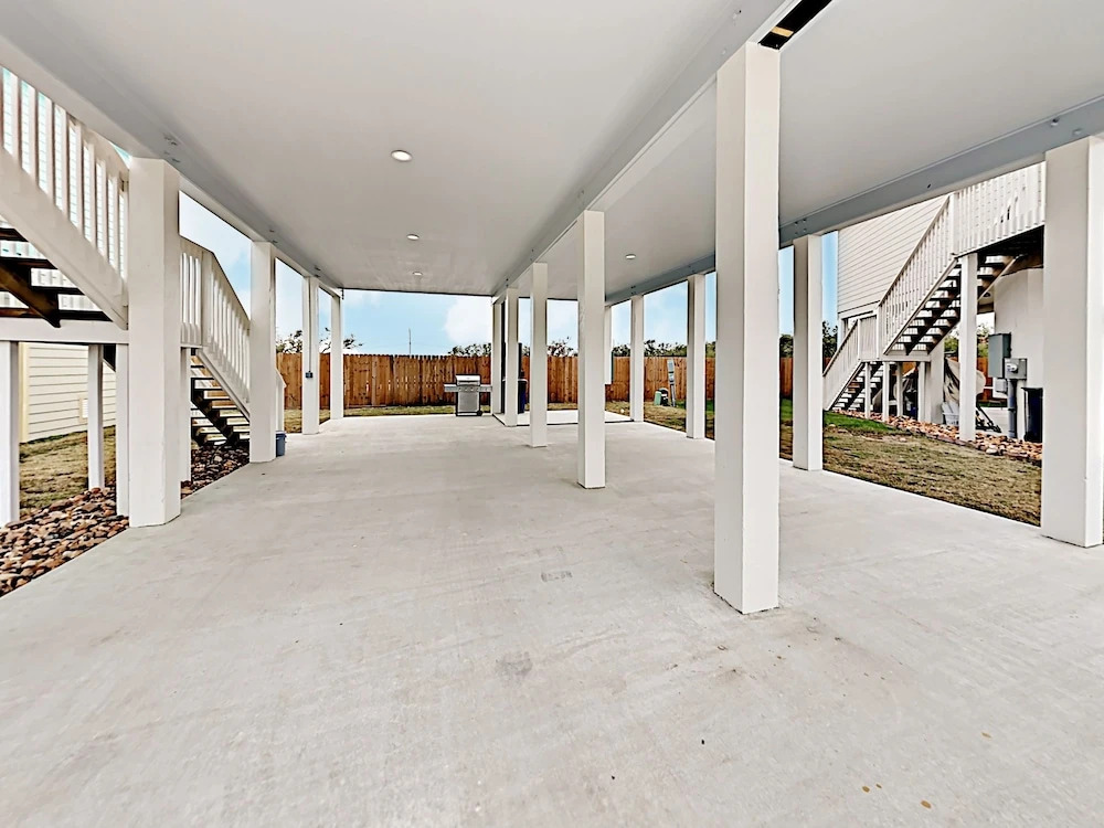 Coral Reef Home 3 Bedrooms 2 Bathrooms Home