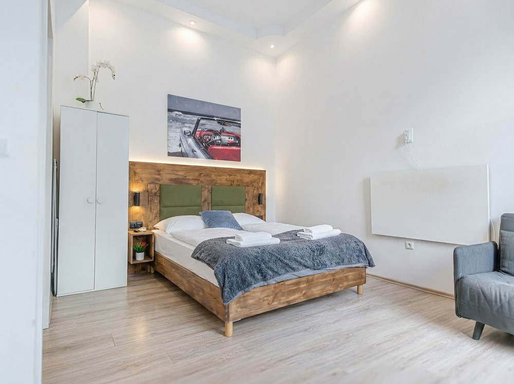 Modern Apartment Wiener Stadthalle 1