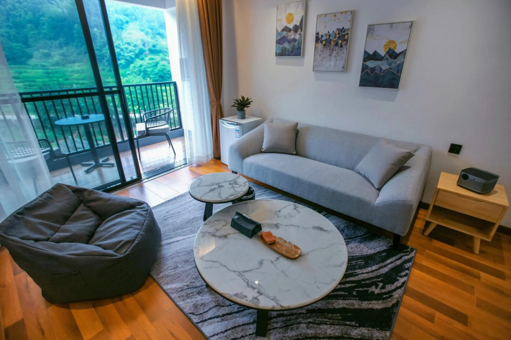 Whispering Mountains Boutique Hotel
