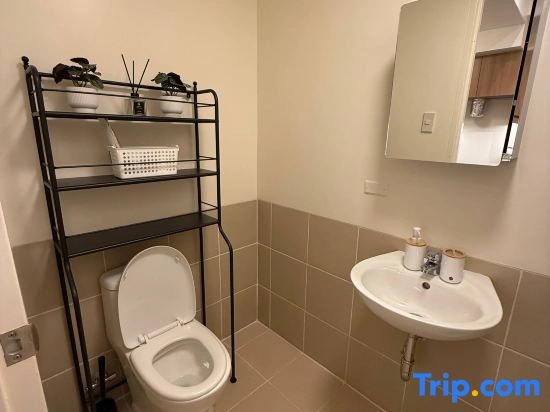 1BR Luxury Apartment The Camden Place