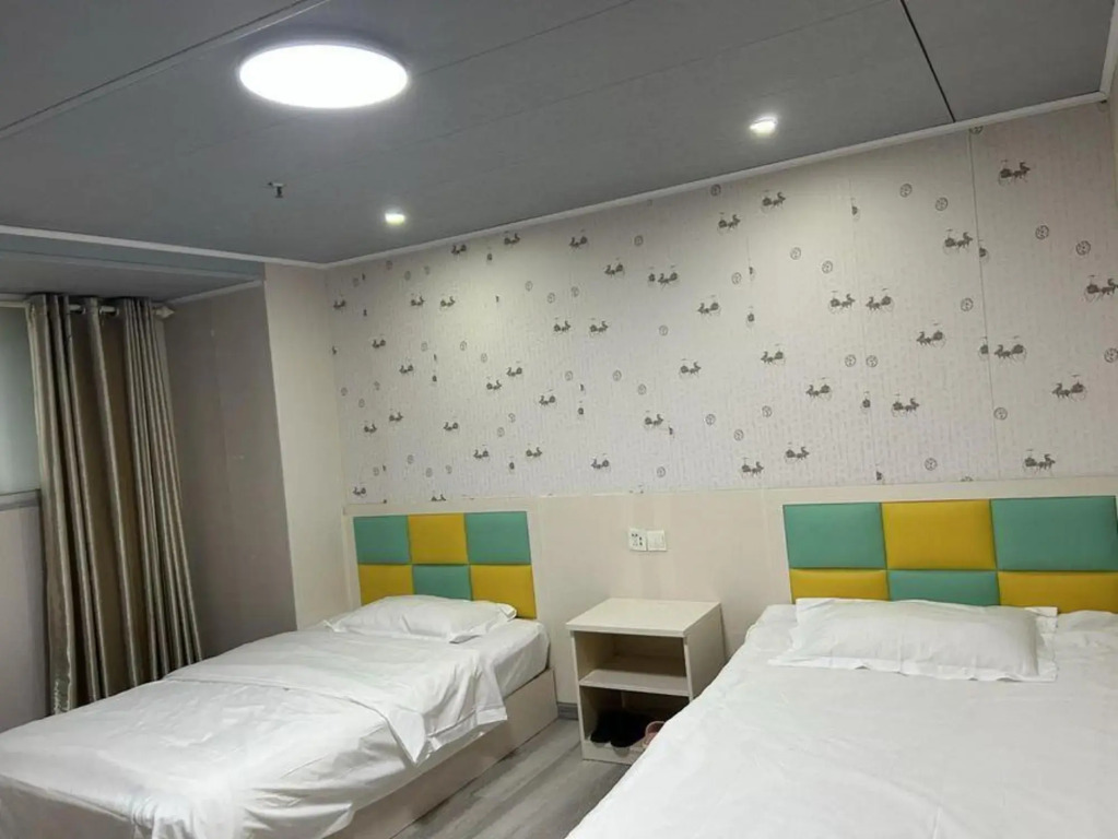 Jiayuan Business Hotel (Wuhan University of Science and Technology Huangjiahu Campus )
