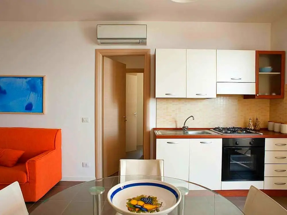 Beautiful Apartment With Outdoor Shower and Beautiful View, Right on the sea