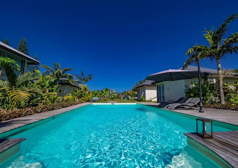 Poé Côté Lagon Beach Bungalows