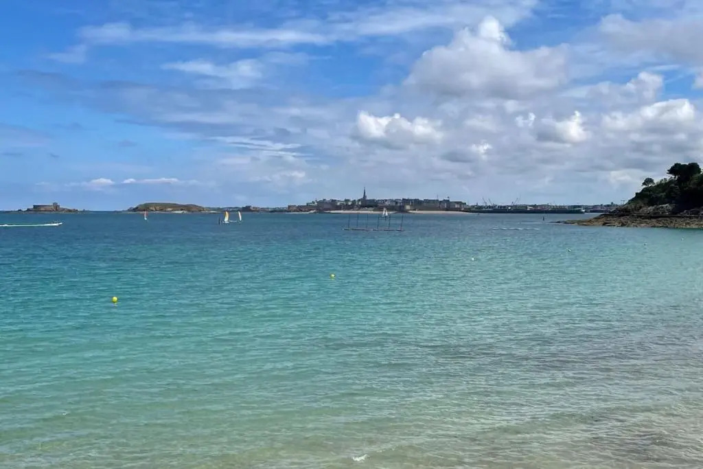 Vacances en mode piéton 2P 5mn plage Écluse