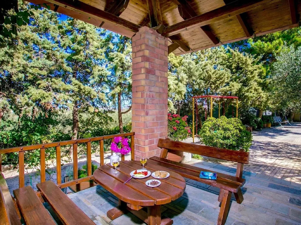 Villa in Heraklion With Private Pool & Beaches