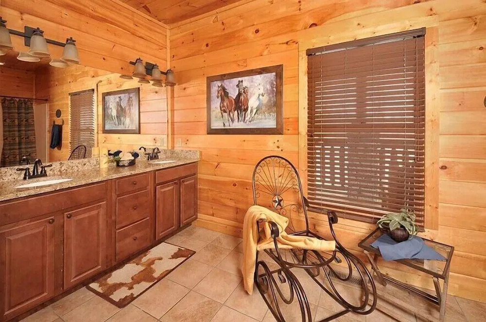 Dancing Bear Lodge