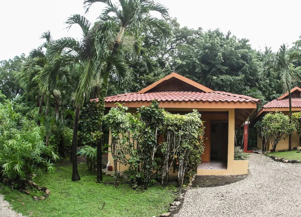 Hotel Ritmo Tropical - Pool and Breakfast