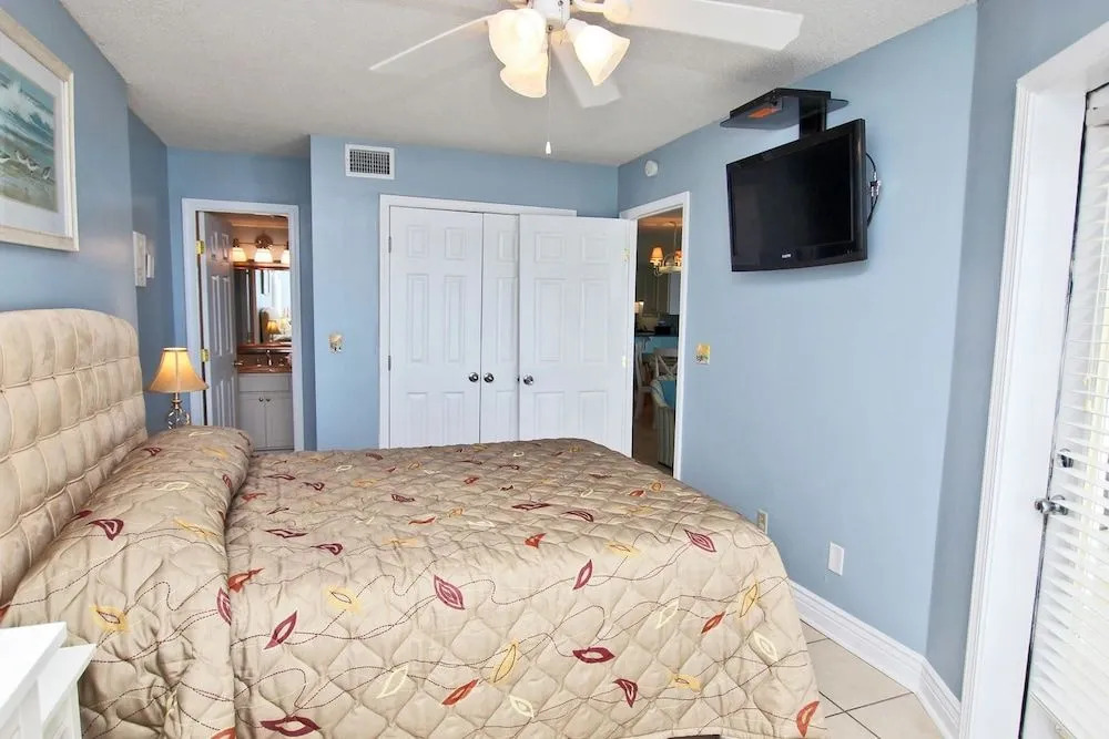 Boardwalk 486 by Youngs Suncoast