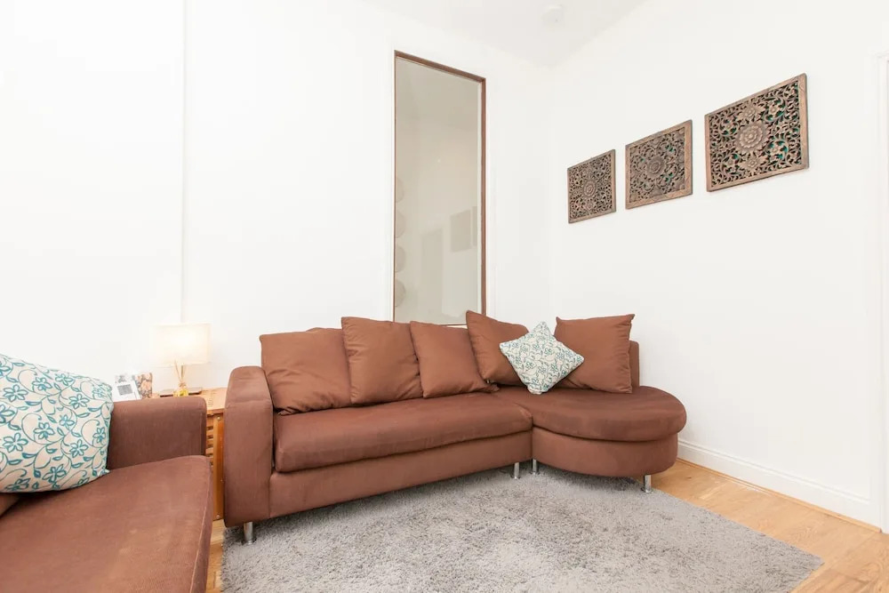 2 Bedroom Home In Great Location In Edinburgh