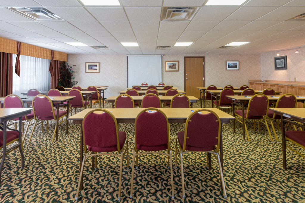 Holiday Inn Express Hotel & Suites Raton by IHG