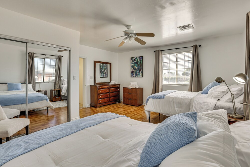 Walkable Uptown Gem! 3 Mi to Phoenix Mtns Preserve