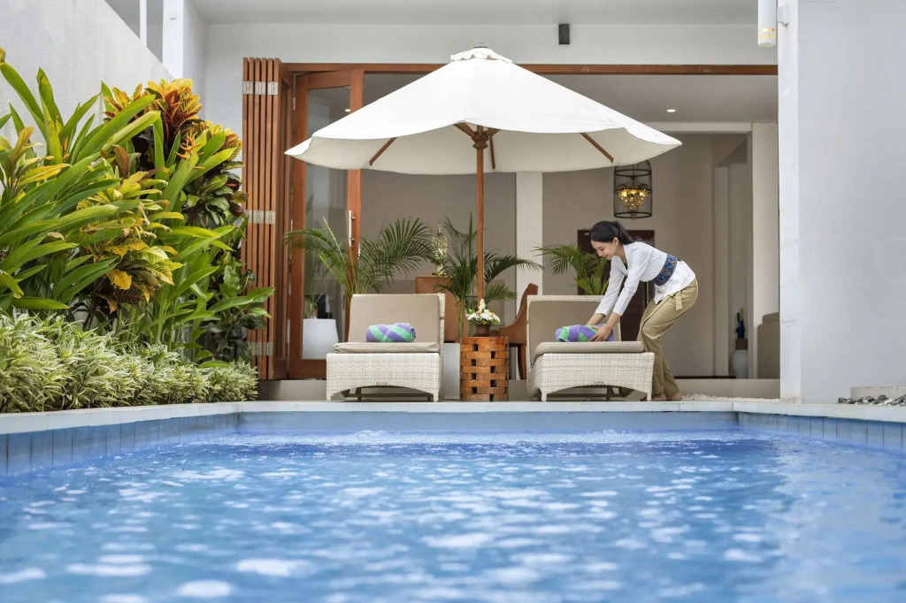 The Luxury Collection, Monaco Blu