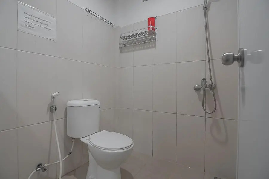 RedDoorz near Living Plaza Balikpapan
