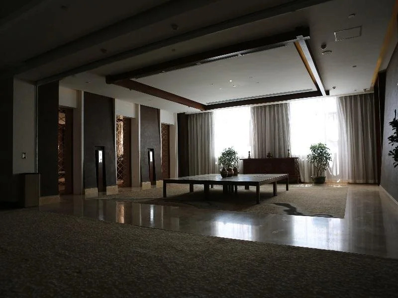 Qomo Langzong Hotel